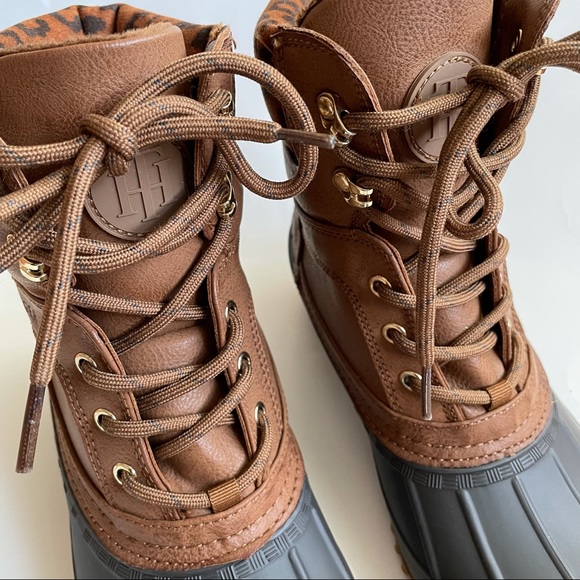 Tommy Hilfiger Reise leopard print high top duck rain boots 9 - Picture 3 of 14